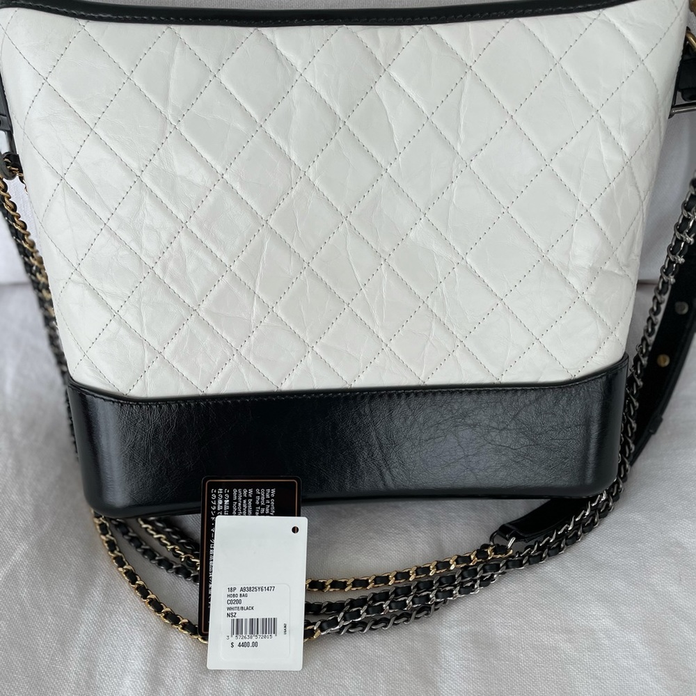 Chanel - Picture 9 of 12